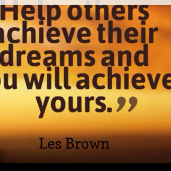 Meet your Posher, Stephanie - Picture 3 of 4